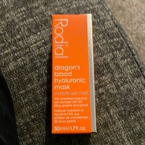 Rodial dragons blood hyaluronic mask